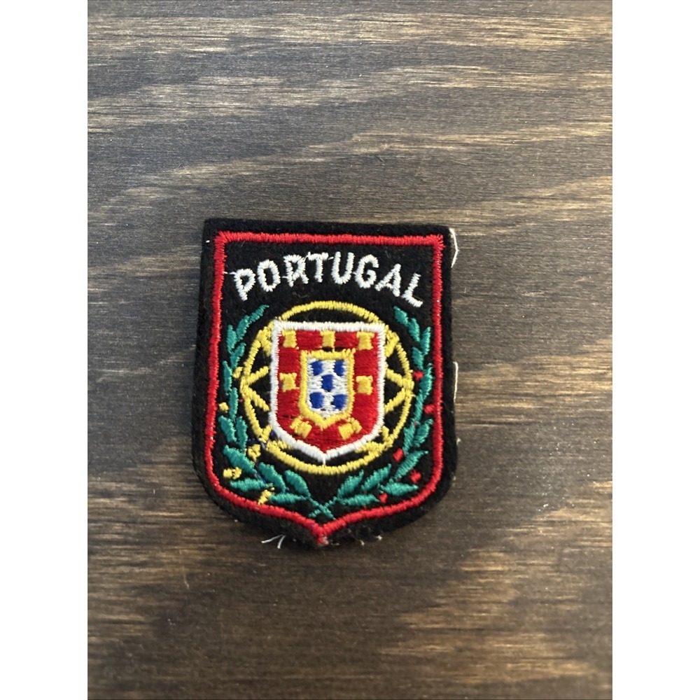 Vintage PORTUGAL Coat Of Arms Crest Europe Country Travel Souvenir Sew-On Patch